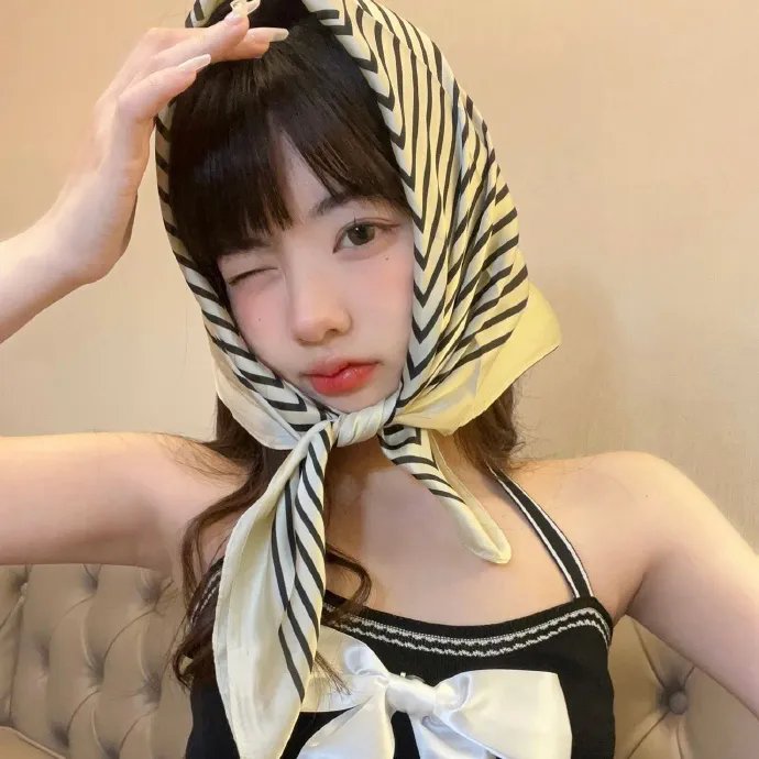 万花嬉春